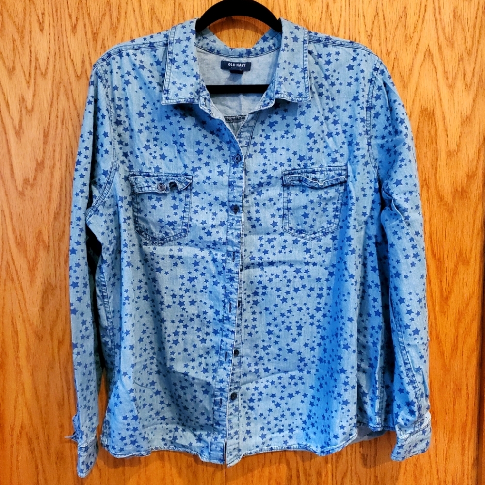 Old Navy Star Print Blue Chambray Button Down Shirt